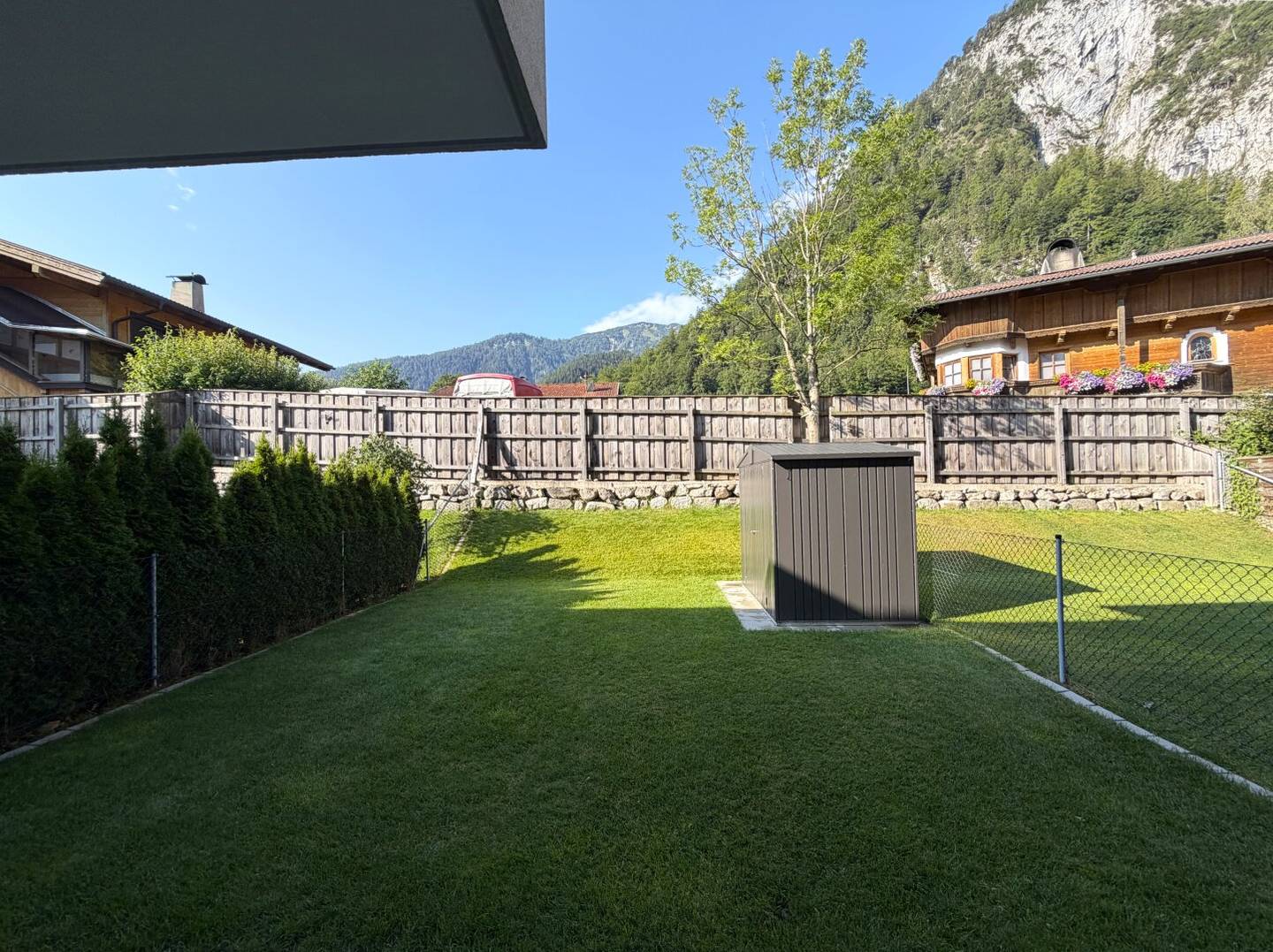 Modernes Wohnen am Achensee – 2-Zimmer-Wohnung mit Eigengarten