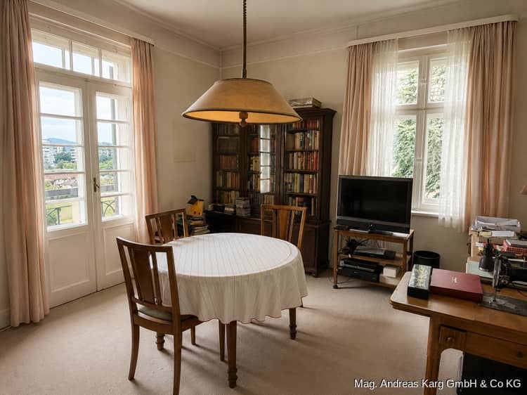 Denkmalgeschützte Familienwohnung mit Terrasse