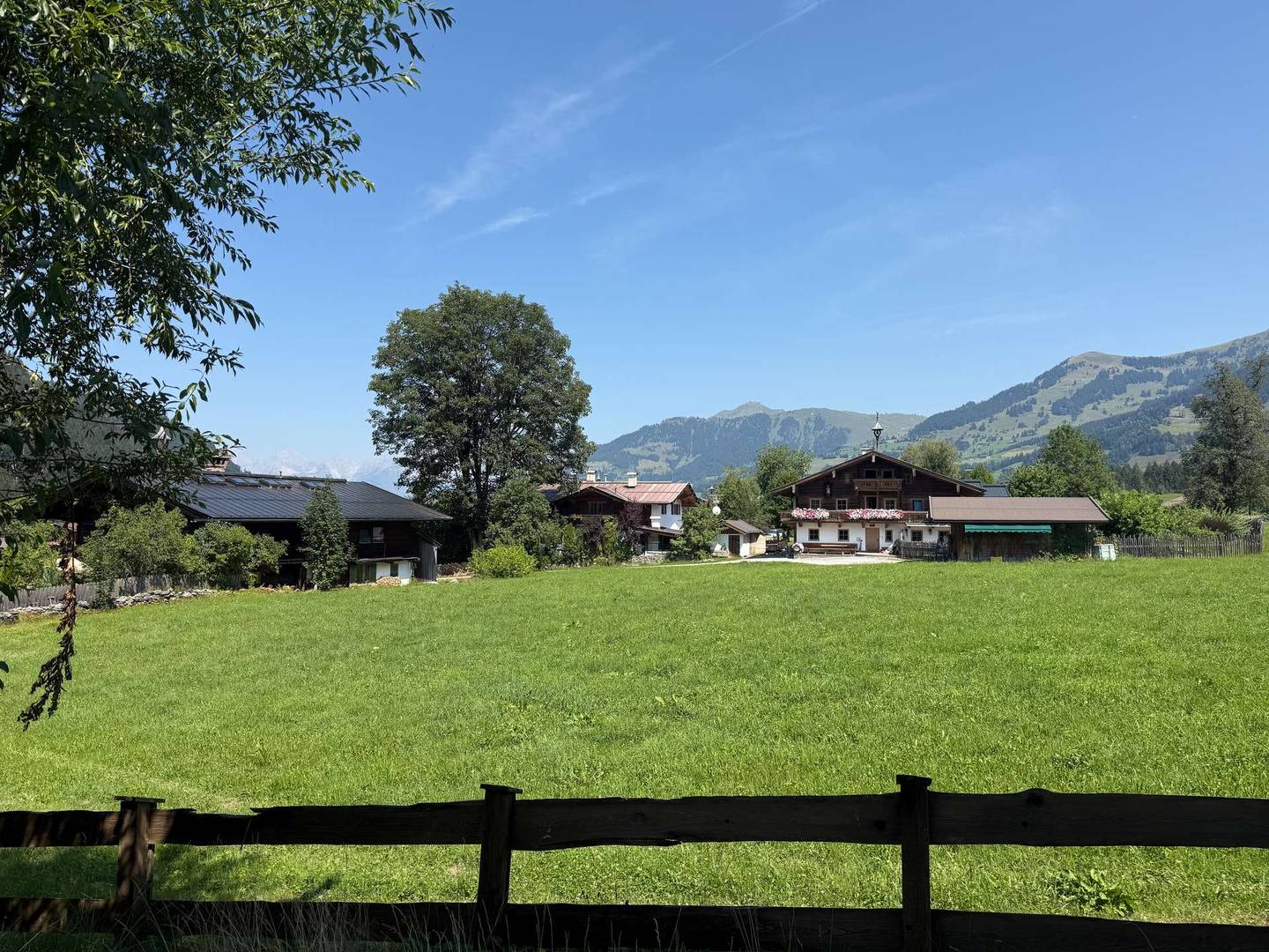 Helle Ferienwohnung mit Panoramablick und Ausbaupotenzial