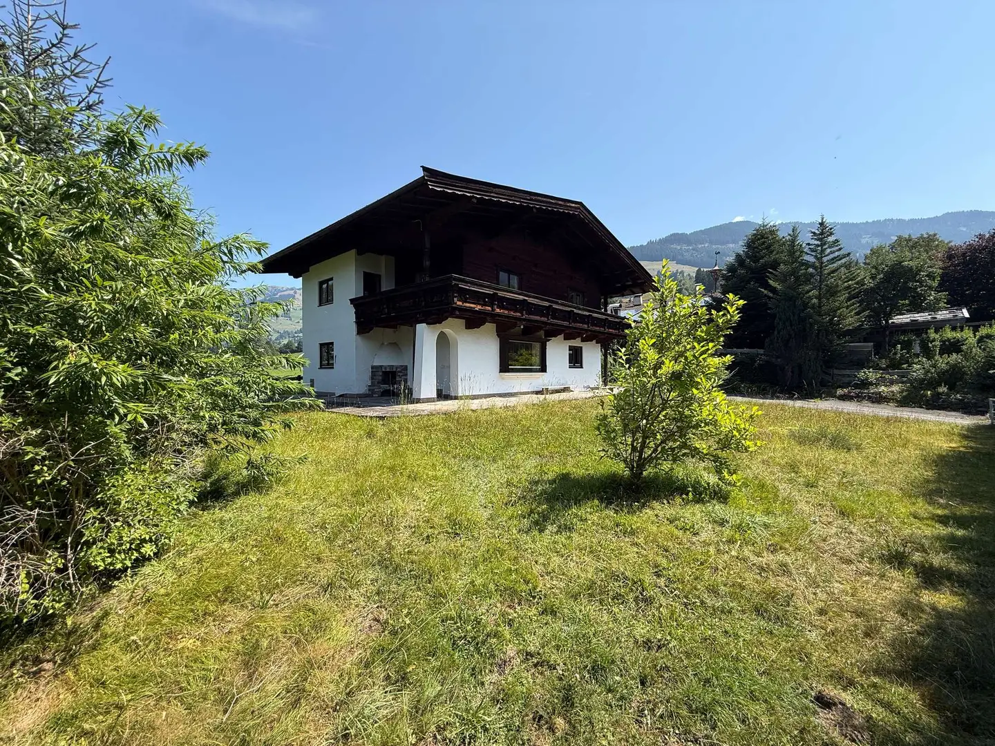 Bright holiday apartment with panoramic view and expansion potential