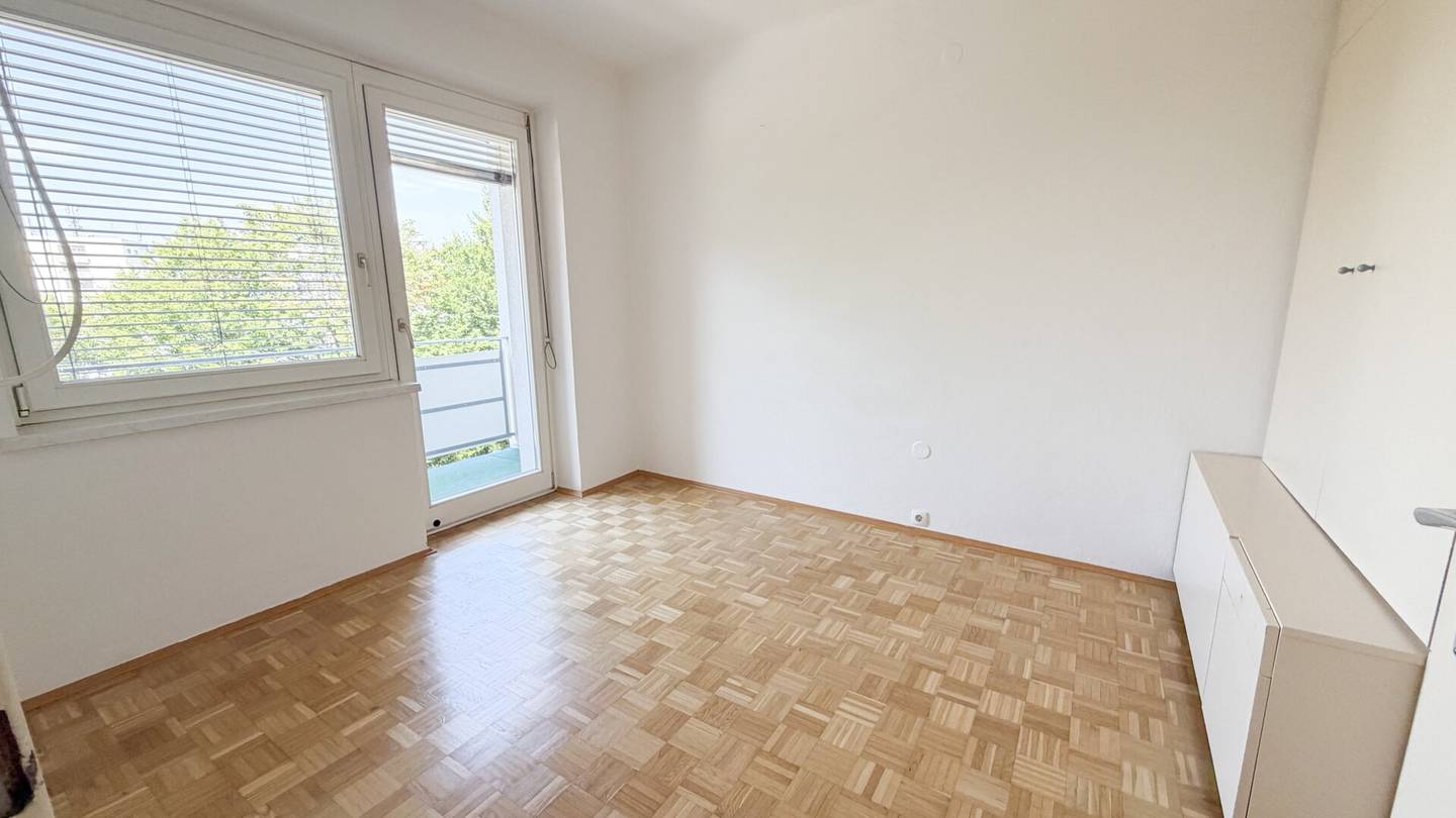 Bright 2-room apartment with balcony in a quiet location near LKH Graz