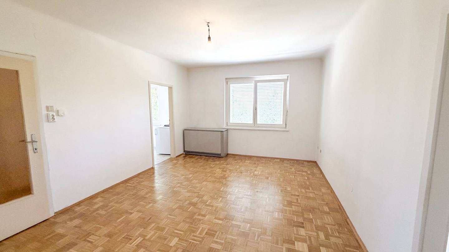 Bright 2-room apartment with balcony in a quiet location near LKH Graz