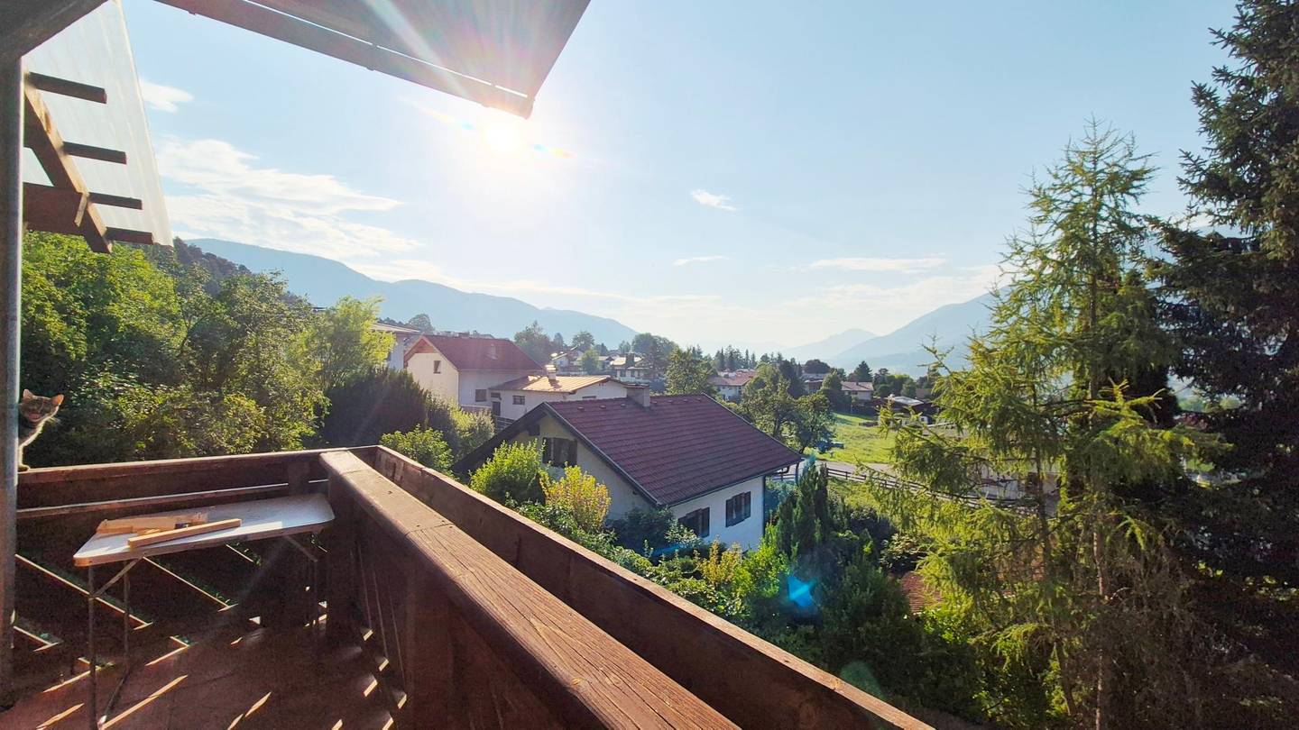 Lichtdurchflutete Wohnung mit südlichem Balkon und Garten