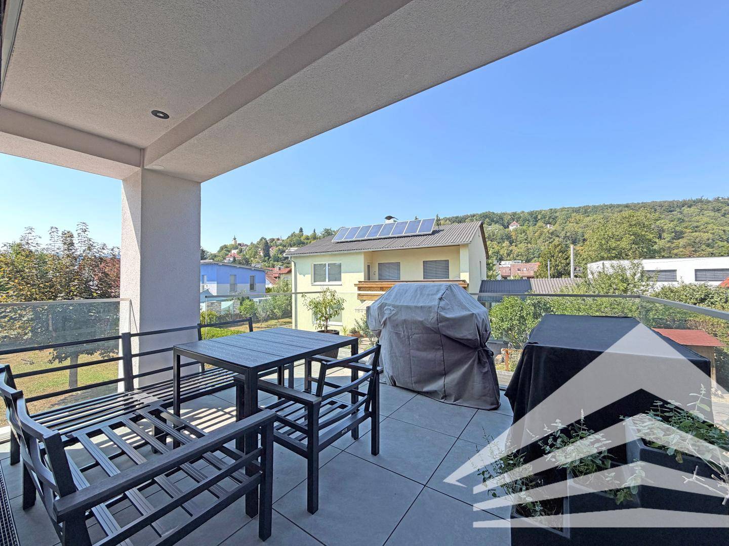 High quality new build wohnung with large terrace and underground parking