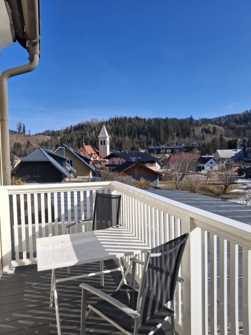 Neu adaptierte 5 Zimmerwohnung als Ferienwohnung geeignet  - 5 Minuten zum Erlaufsee und 1Minute zum Skilift !
