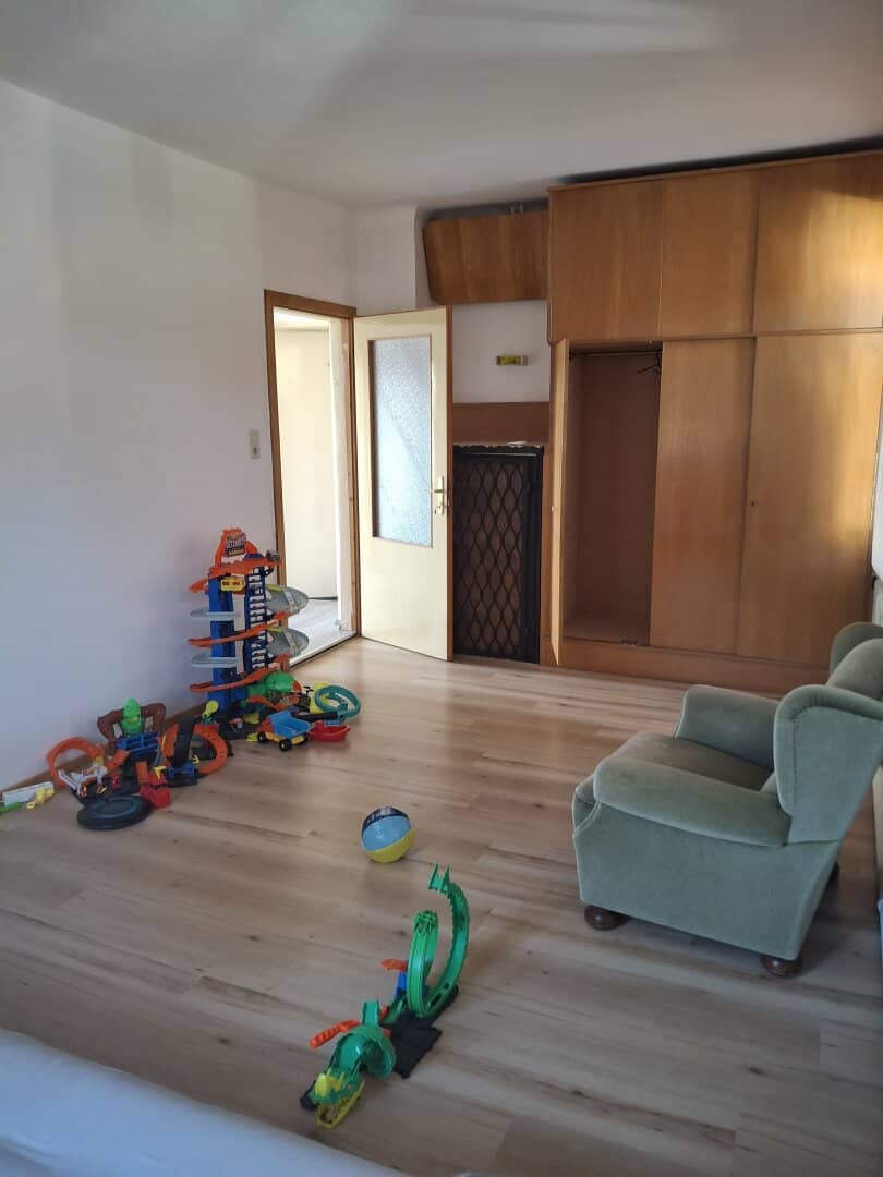 Neu adaptierte 5 Zimmerwohnung als Ferienwohnung geeignet  - 5 Minuten zum Erlaufsee und 1Minute zum Skilift !