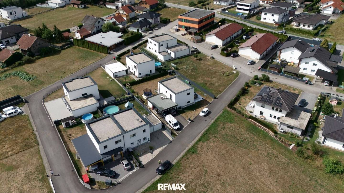 Neuwertiges Einfamilienhaus in Aurolzmünster – moderne Wohnqualität in Massivbauweise
