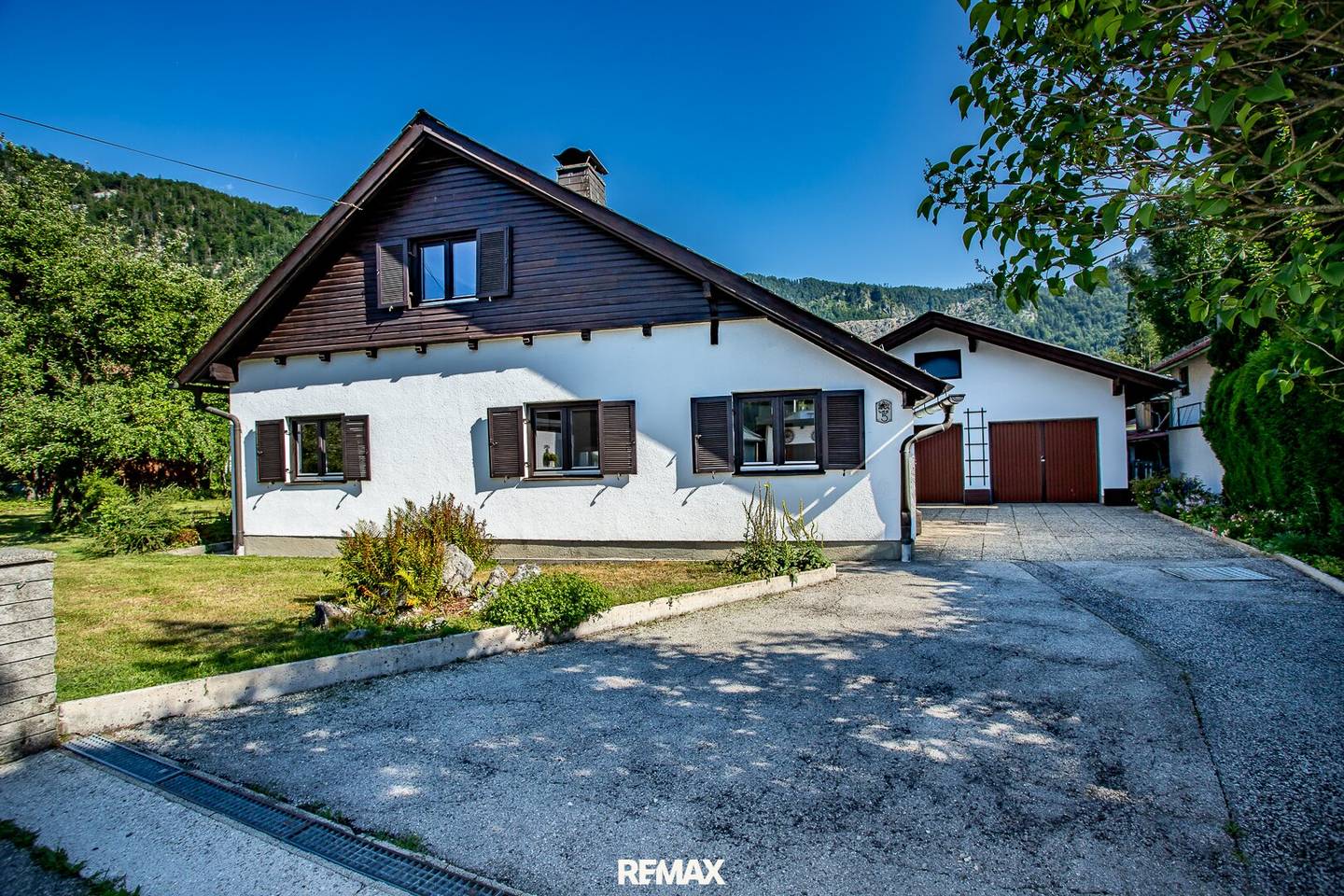 Einfamilienhaus mit großem Grundstück samt Nebengebäude in sonniger Ruhelage von Bad Ischl