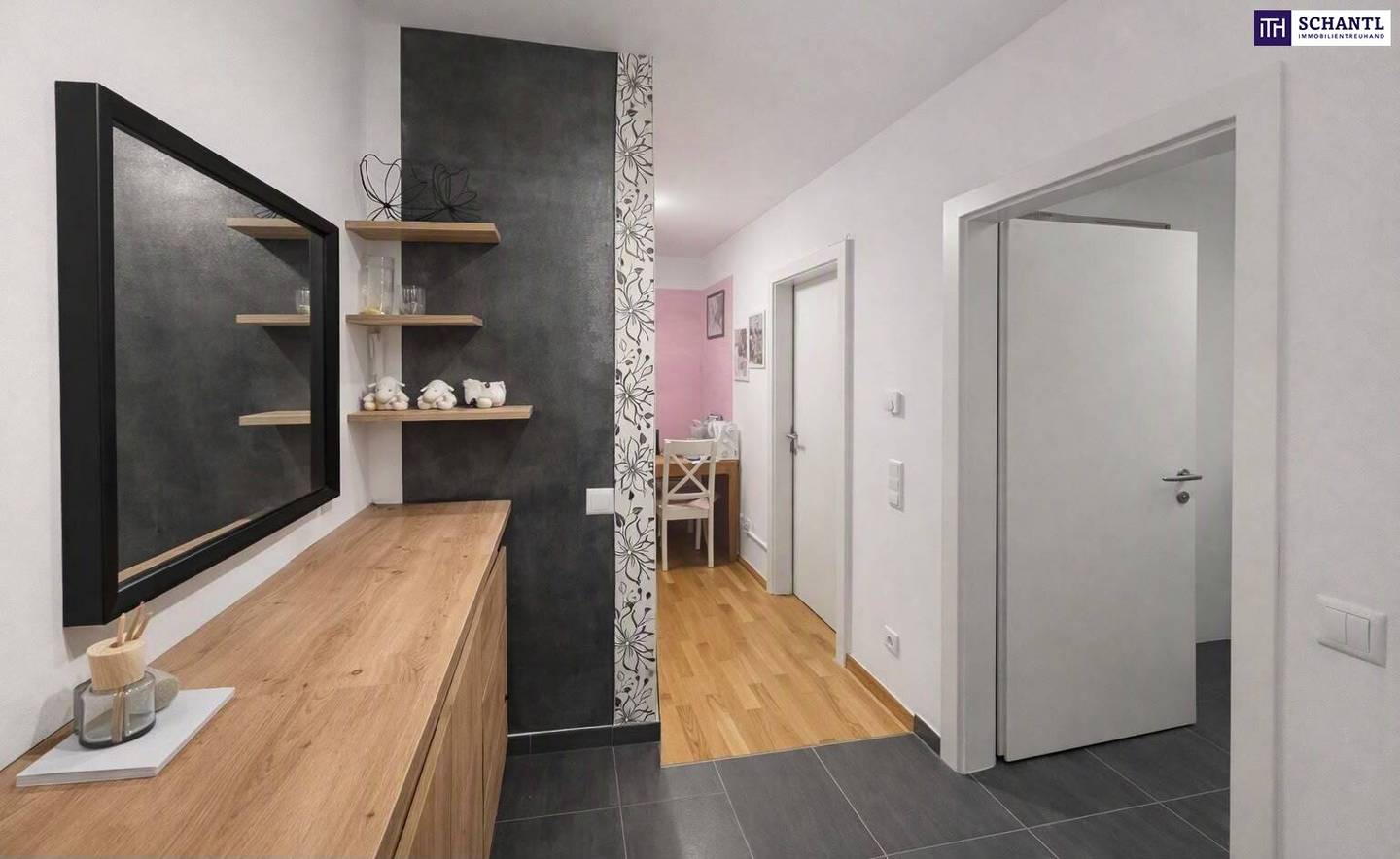 Urban Chic im 22.: Traumhafte 2‑Zimmer‑Wohnung mit sonniger Freifläche!