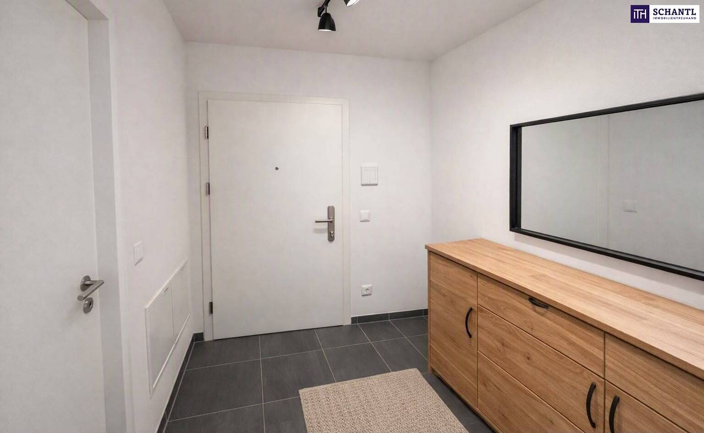 Urban Chic im 22.: Traumhafte 2‑Zimmer‑Wohnung mit sonniger Freifläche!
