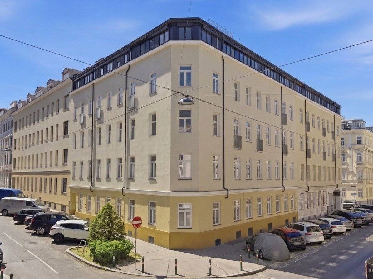 Senefeldergasse 52 – Sanierter Altbau mit Dachgeschossausbau
