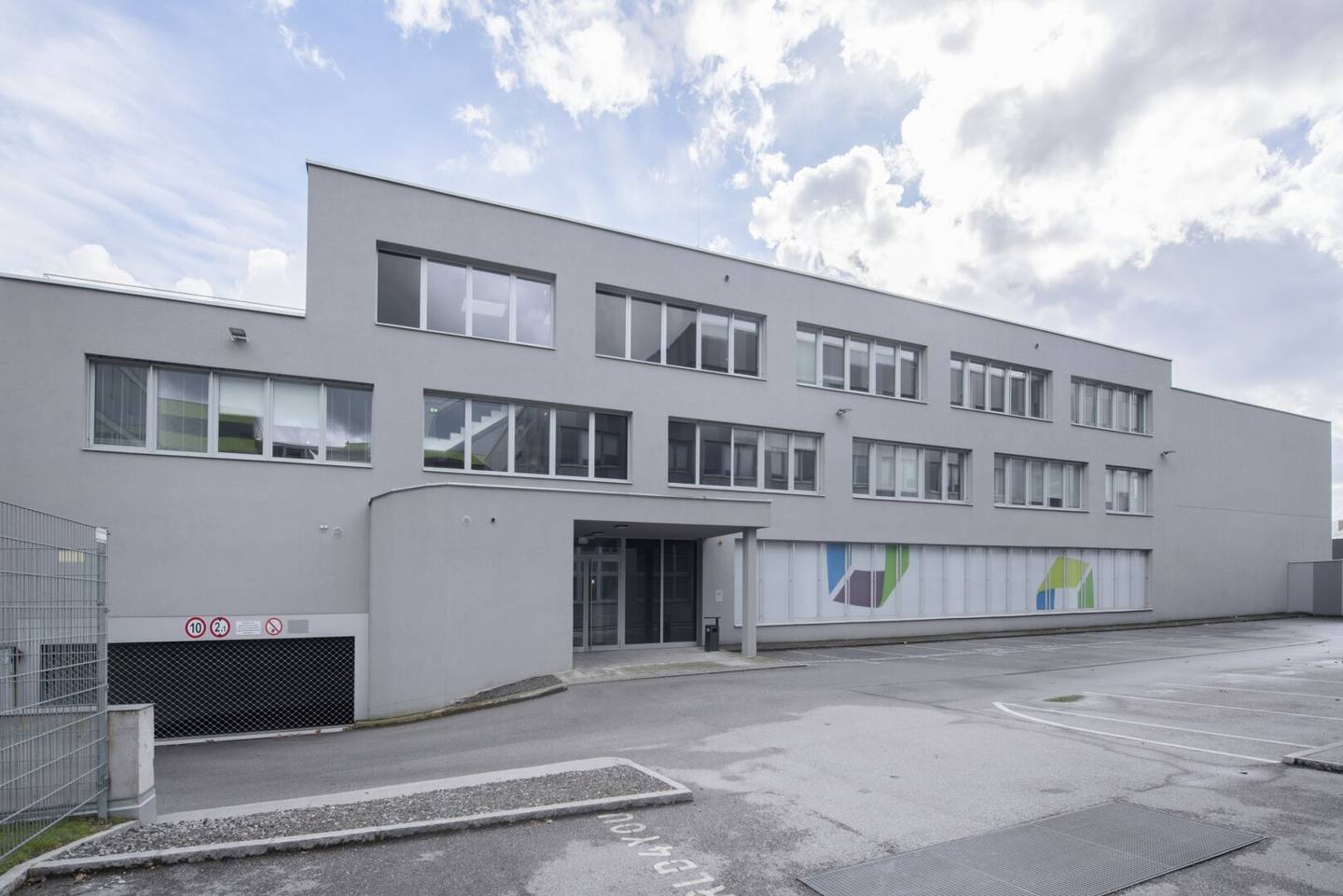 Modern office with roof terrace at the Digital Mile Linz - DIRECTLY FROM THE OWNER