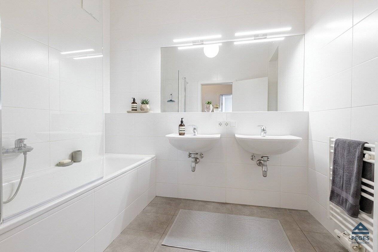 Old Town Flair: spacious 3-room apartment