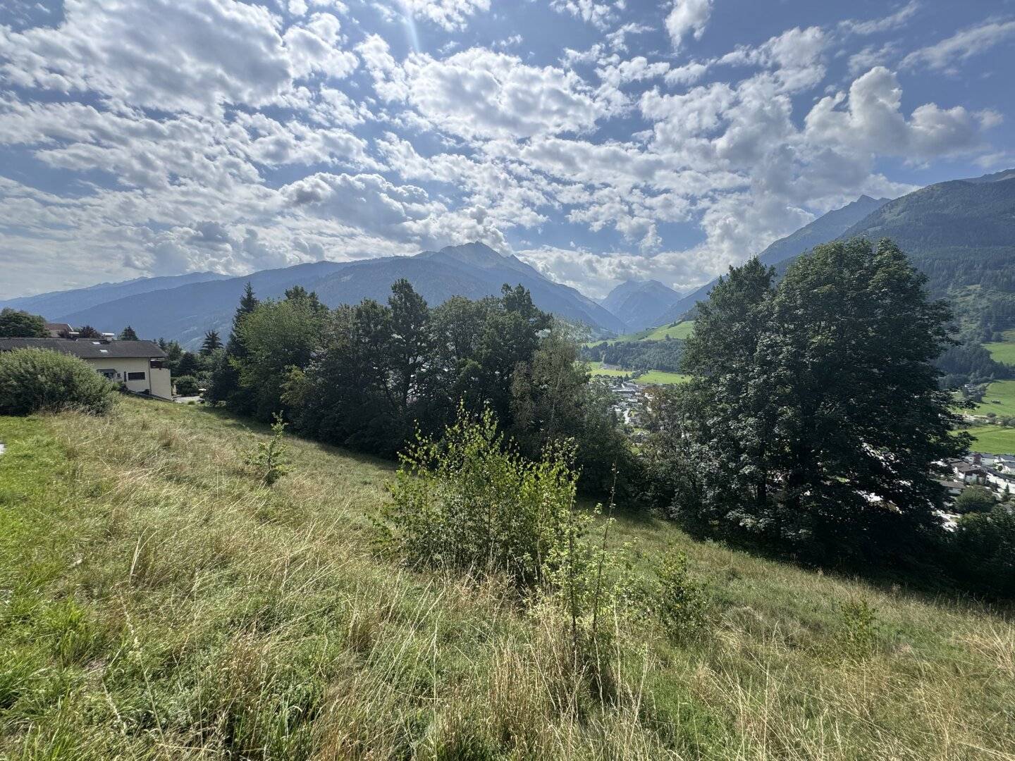 Baugrundstück am Sonnenhang mit genehmigtem Bauprojekt in Mittersill