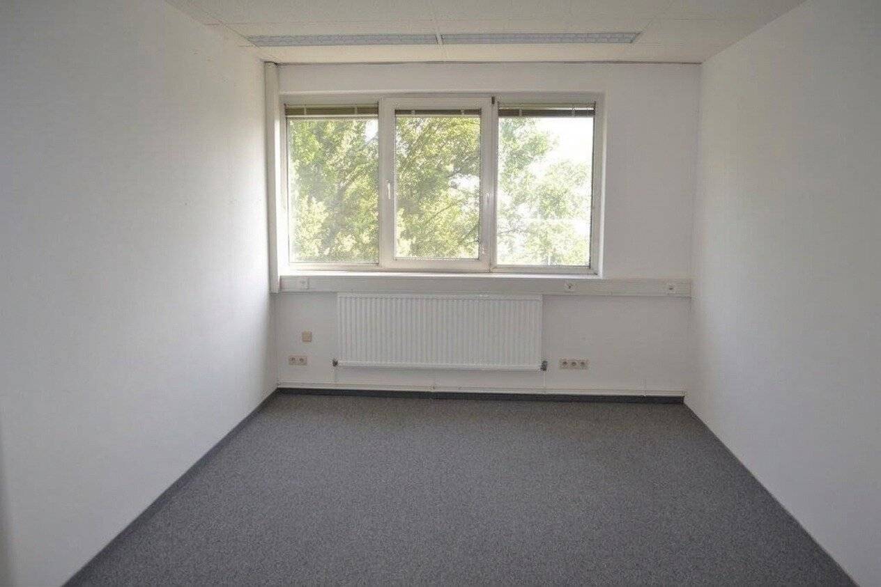1st MONTH FREE! - Affordable small offices near Strebersdorf