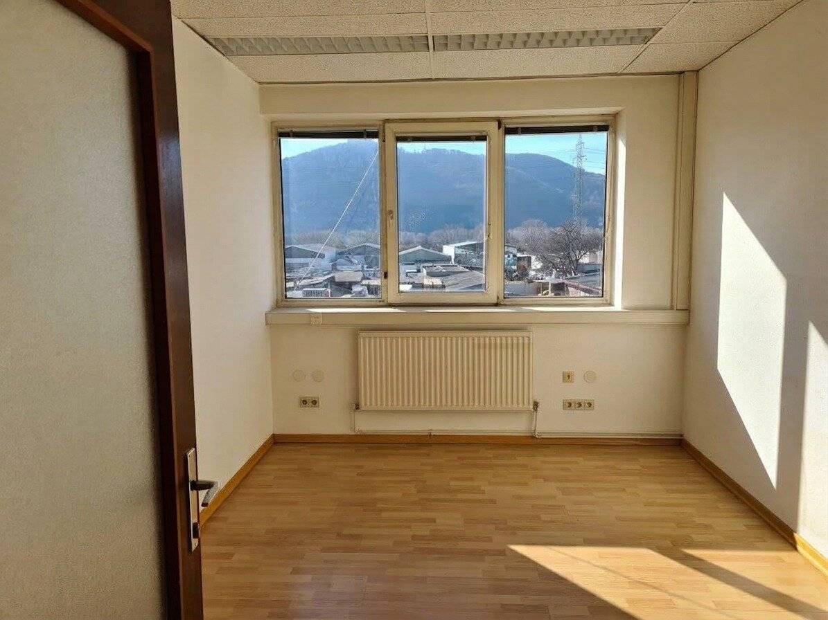 SUMMER OFFER: 1st MONTH FREE!! - Small offices near Strebersdorf