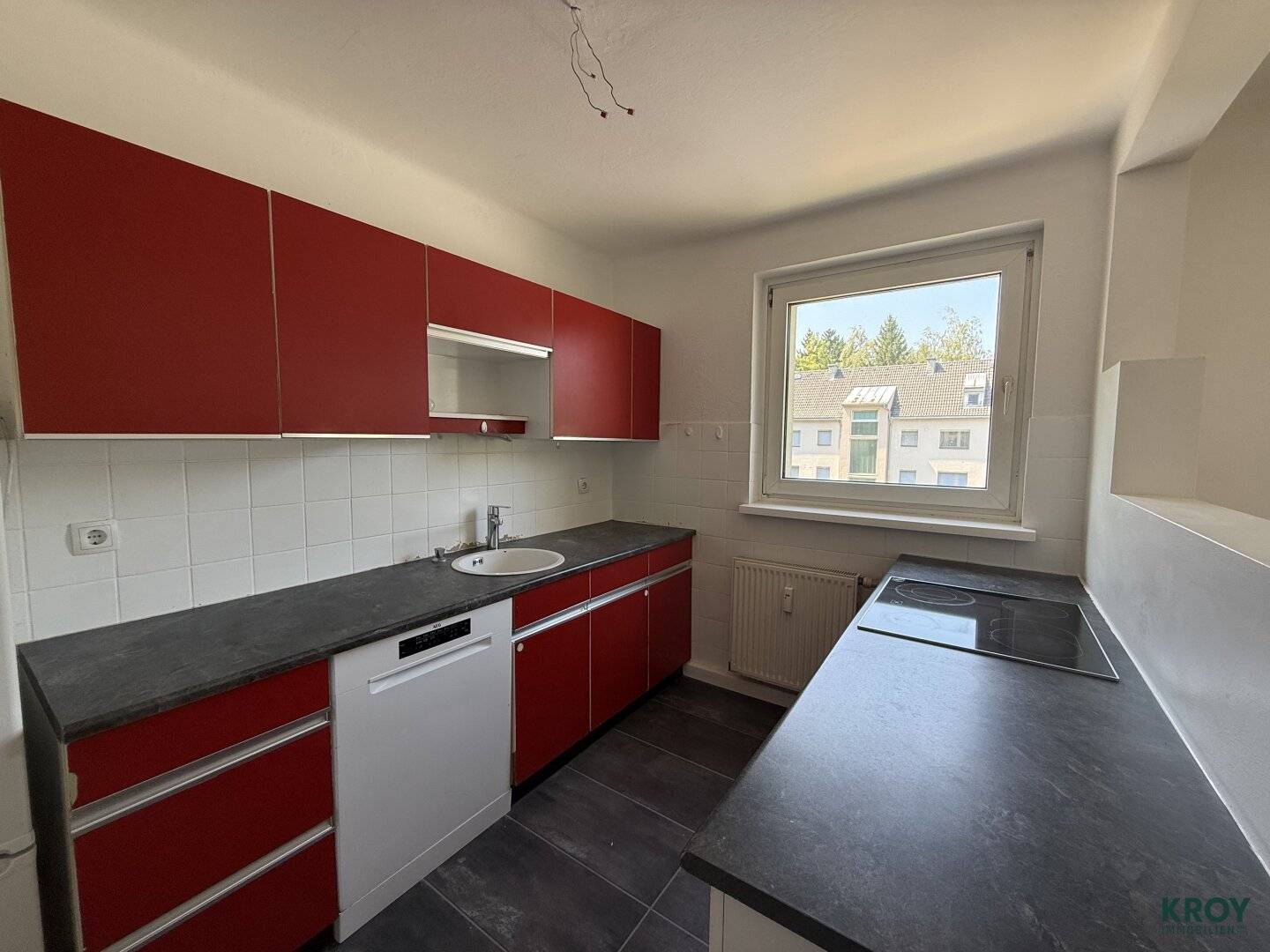 Well-maintained and bright 4-room apartment Walserfeld with garden use
