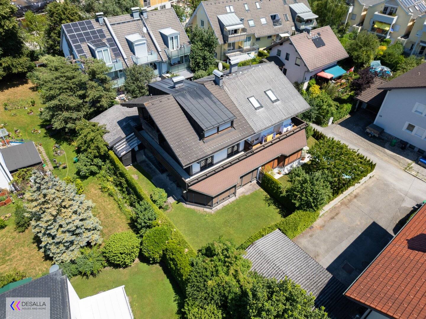 Spacious 3-storey semi-detached house with wide view in Leopoldskron