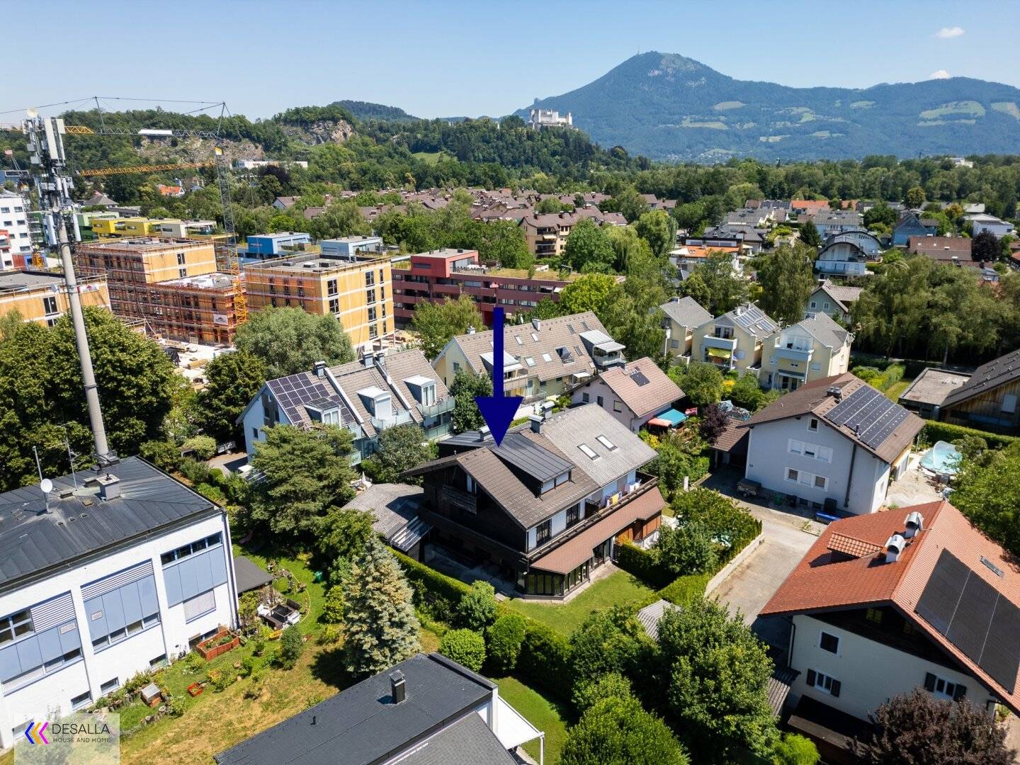 Spacious 3-storey semi-detached house with wide view in Leopoldskron