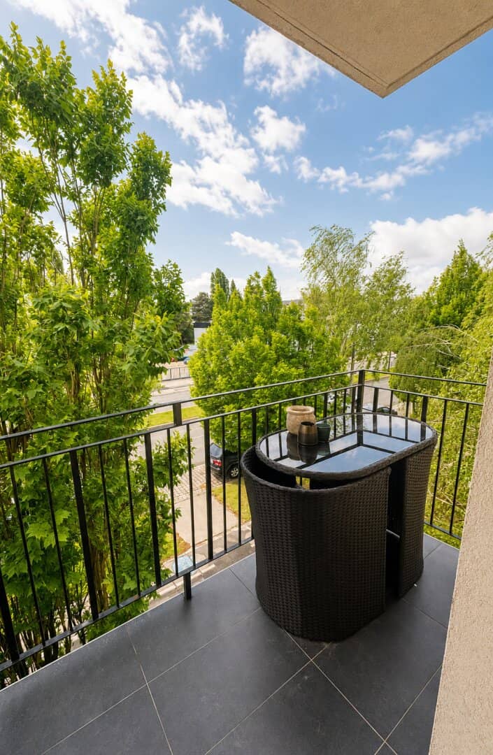 Modern 2-room apartment with balcony, air conditioning &amp; fitted kitchen - comprehensively renovated 2017