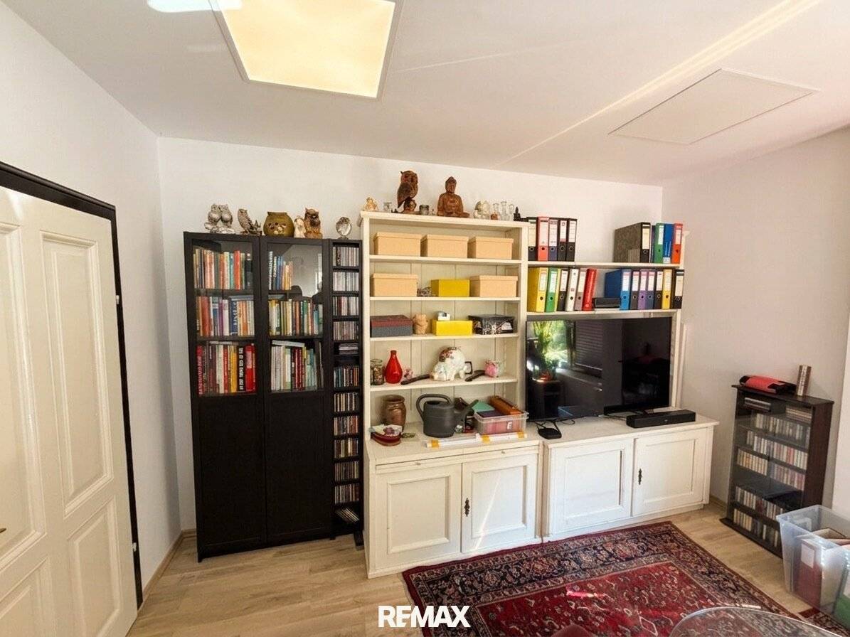 Spacious bright 3-room attic apartment with garden in Gloggnitz ideal for those seeking peace