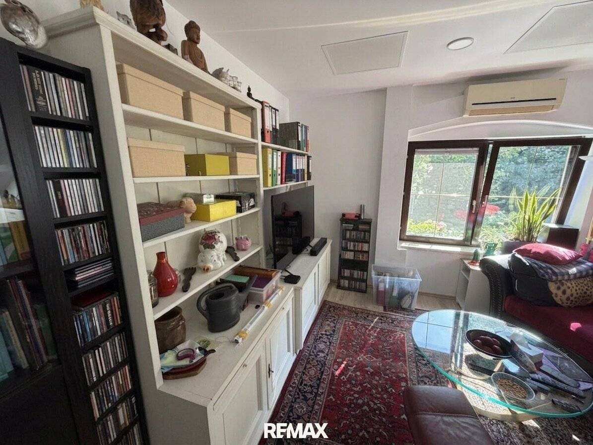 Spacious bright 3-room attic apartment with garden in Gloggnitz ideal for those seeking peace