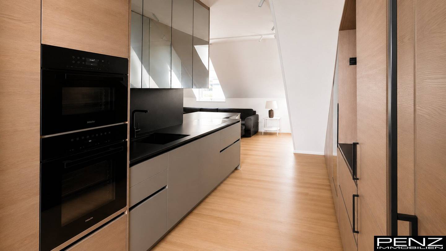 LINZ: Exclusive Attic Maisonette with two balconies in central city centre location