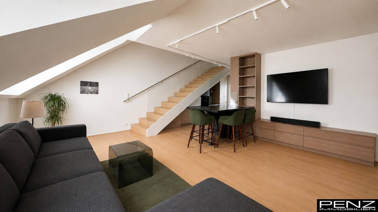 LINZ: Exclusive Attic Maisonette with two balconies in central city centre location