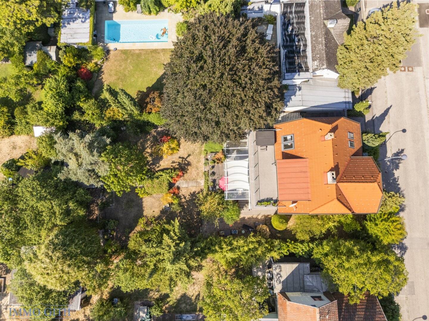 Charming 5-room single-family house with garden, sauna and whirlpool on approx. 708 m² plot in 1230 Vienna-Liesing – investment with right of residence