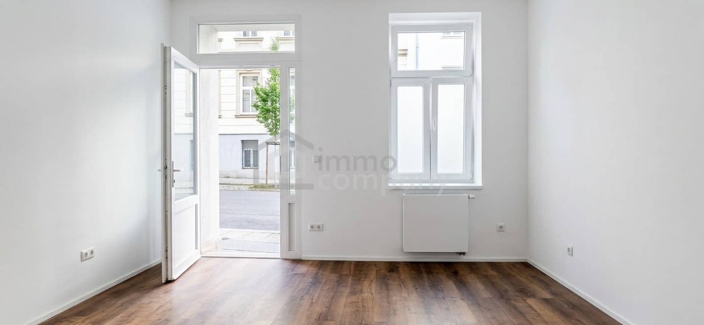 First occupancy after complete renovation Office/Practice of 50 m² with 2 rooms, tea kitchen near Tivoligasse