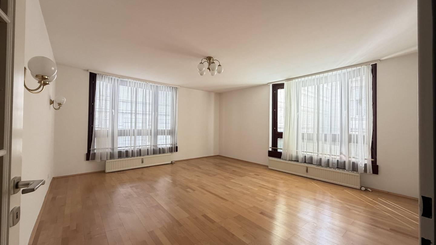 Spacious, bright 3-room apartment in top location