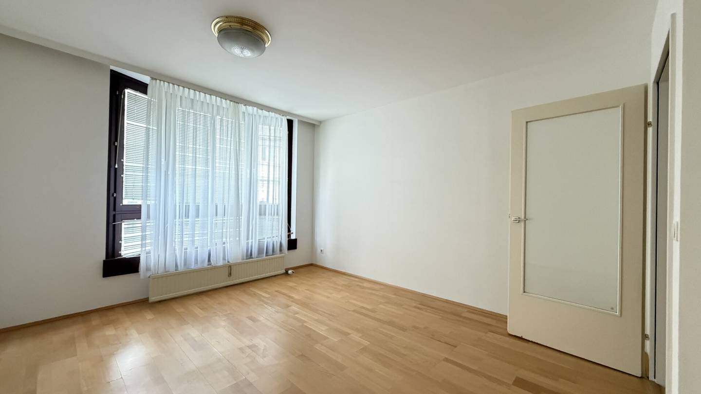 Spacious, bright 3-room apartment in top location