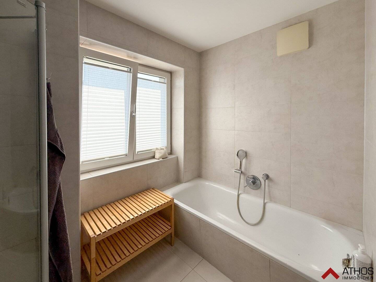 Bright 4-room apartment with kitchen and balcony in Wels