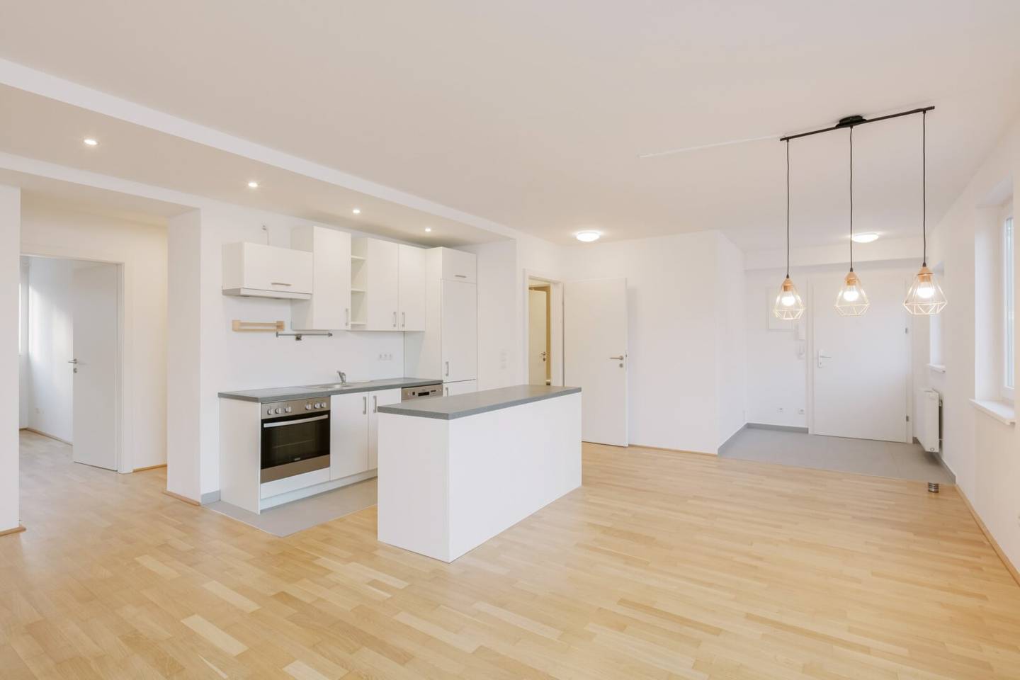 Bright 4-room apartment in a quiet location near Brunnengasse