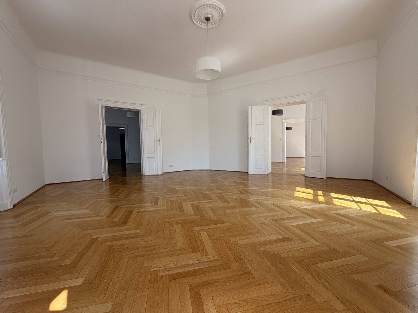 In the heart of ALSERGRUND Spacious 4-room apartment near ARNE-KARLSSON-PARK
