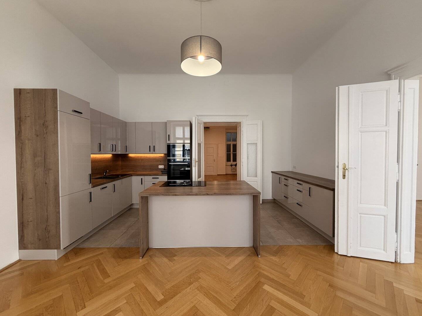 In the heart of ALSERGRUND Spacious 4-room apartment near ARNE-KARLSSON-PARK