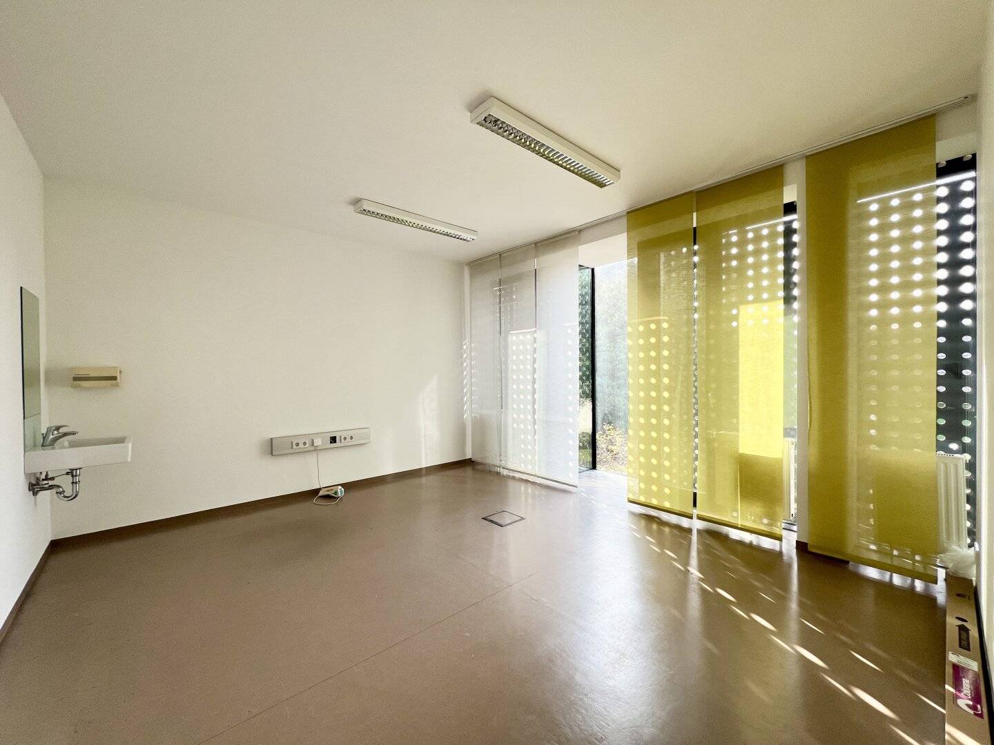 Attractive commercial space as office, medical practice or law firm - 140 m² - in the city center of Wels