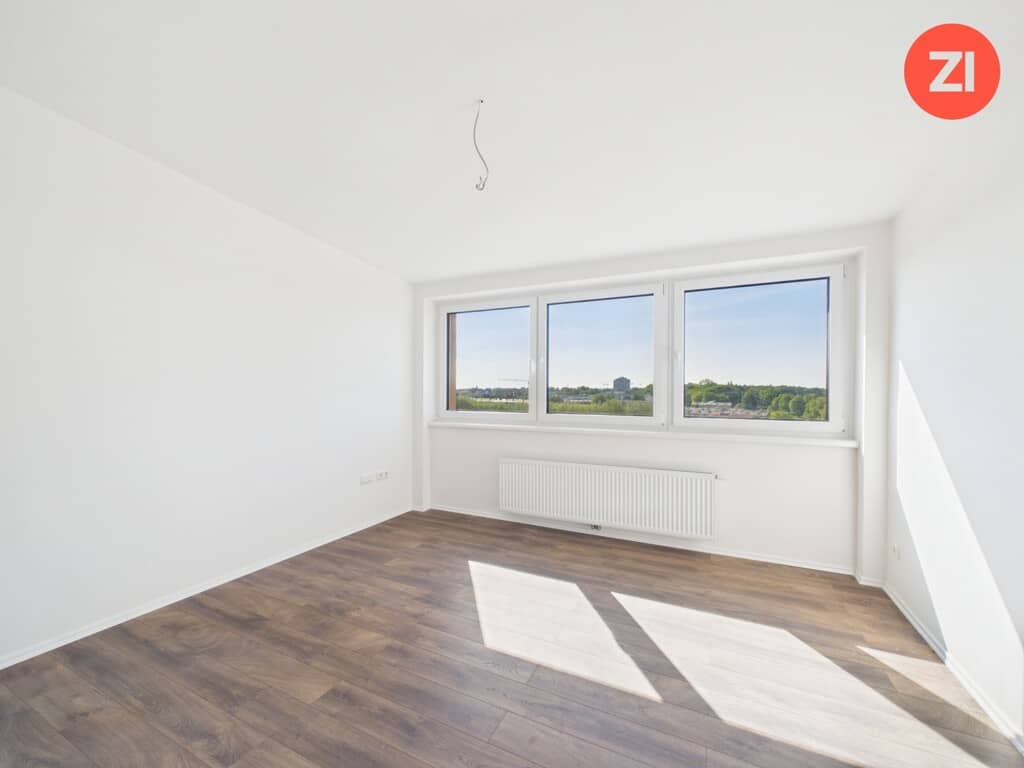 Bright Wohnung near the train station with balcony and parking