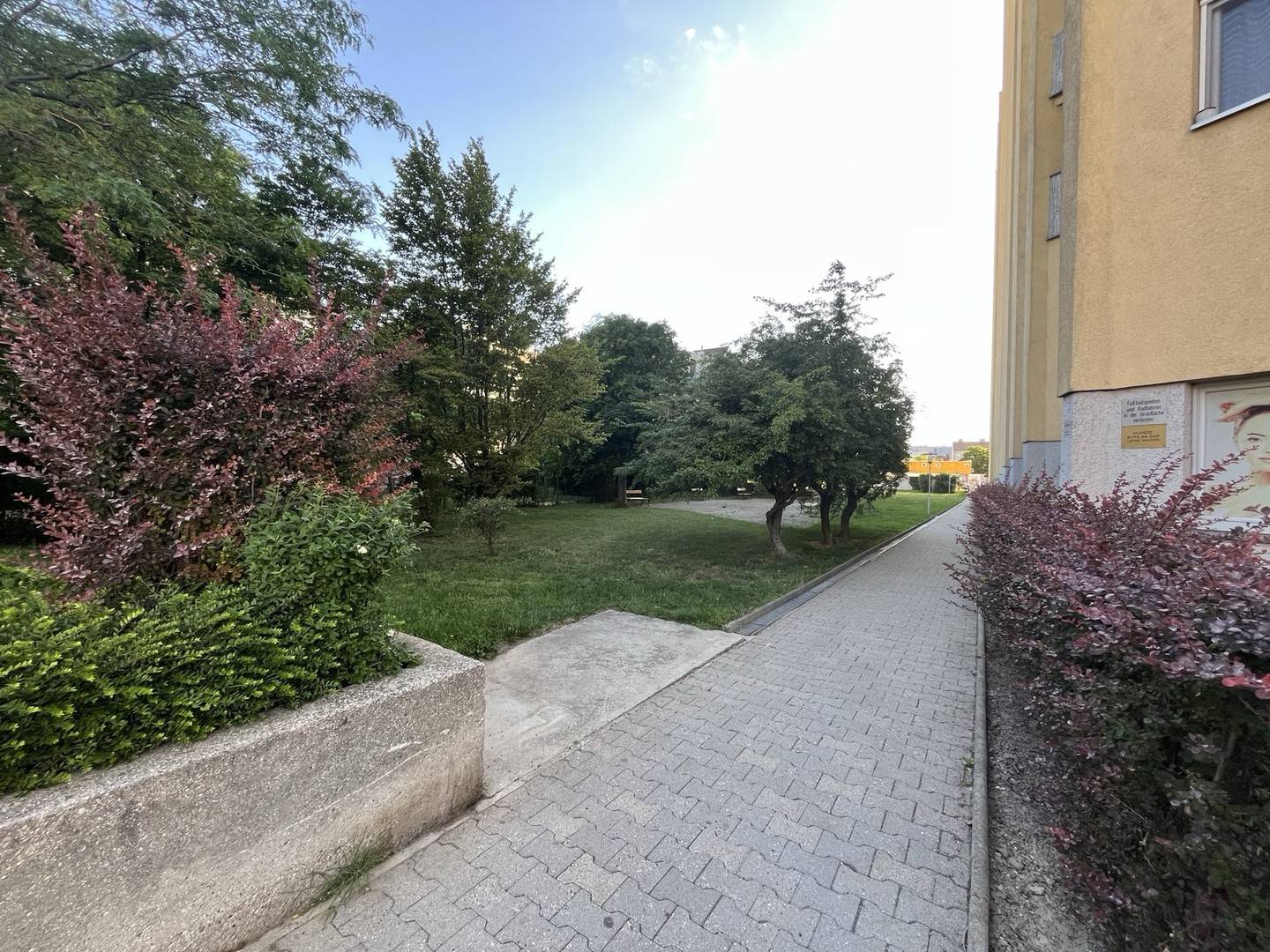 Ruhige Wohnung mit Balkon und Lift nahe U1