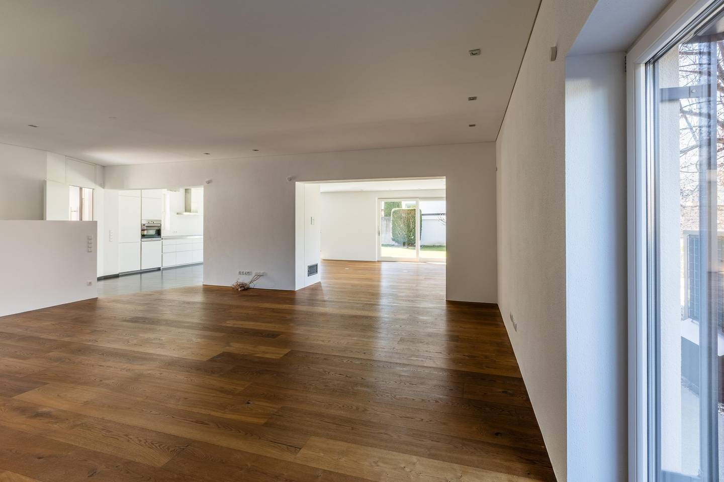 Erdgeschosswohnung mit großem Garten und Terrasse in Bestlage