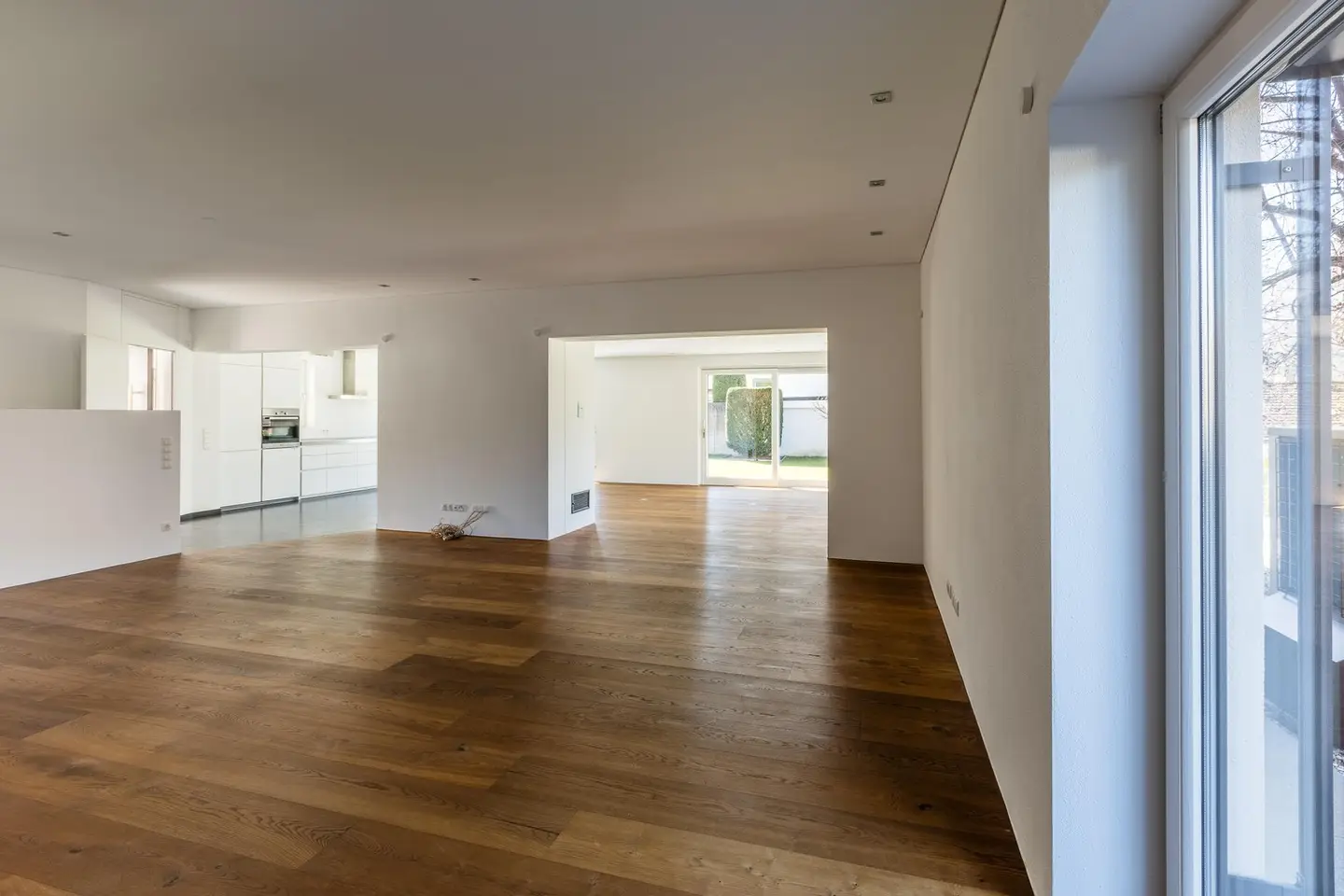Erdgeschosswohnung mit großem Garten und Terrasse in Bestlage