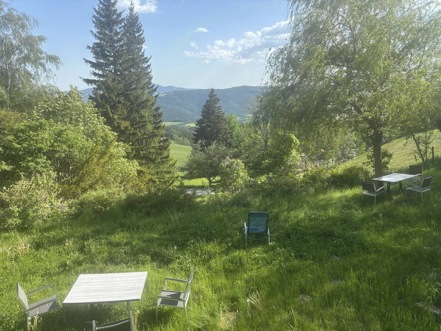 Sonnige Ferienwohnung mit Tourismuspotenzial und Panorama