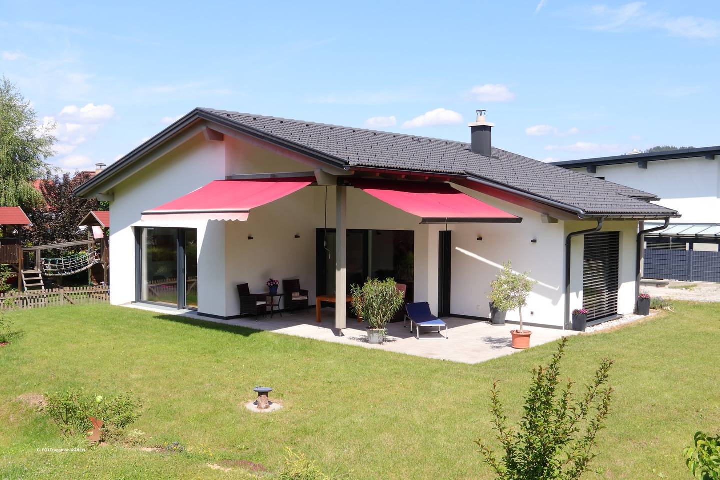 Lichtdurchflutete Wohnung mit Garten und großer Terrasse am Waldrand