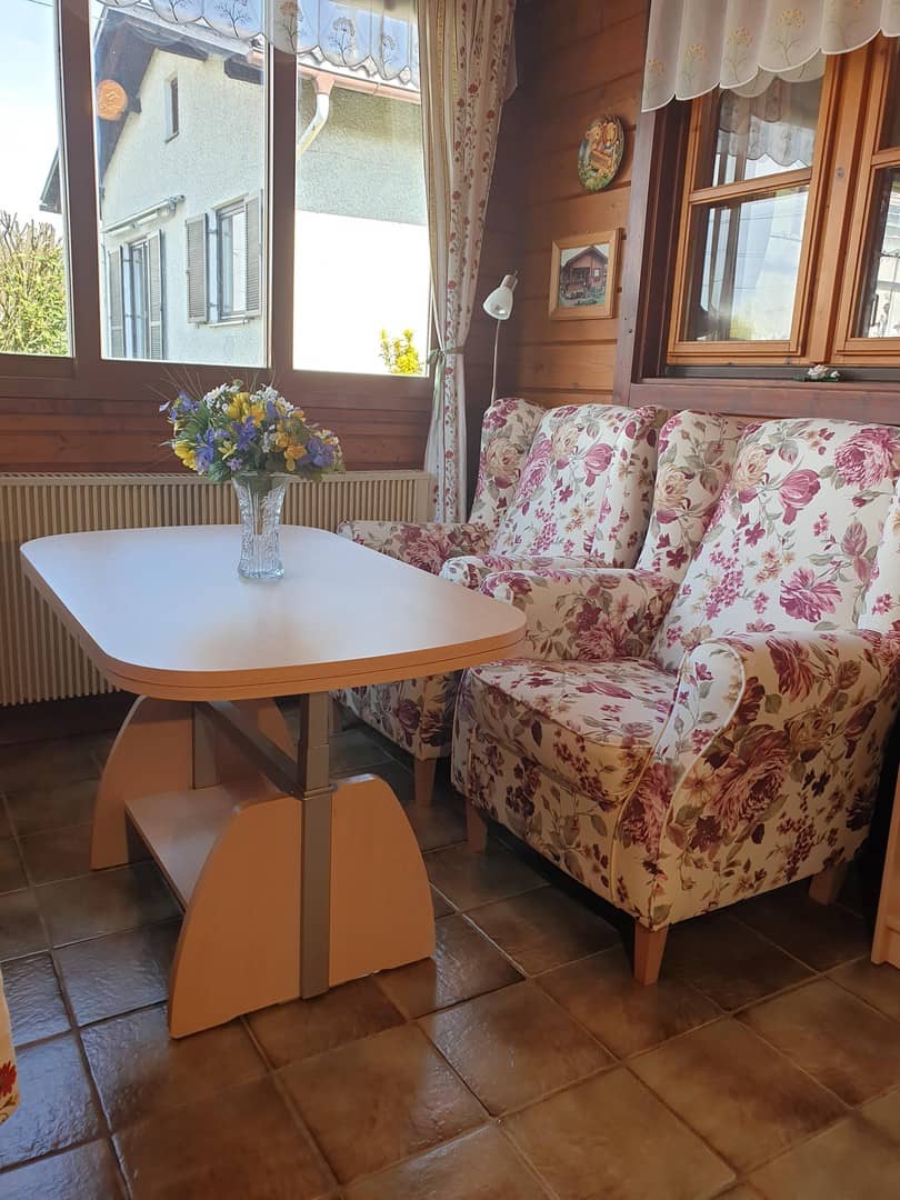 Lichtdurchflutete Wohnung mit großem Garten und Wintergarten