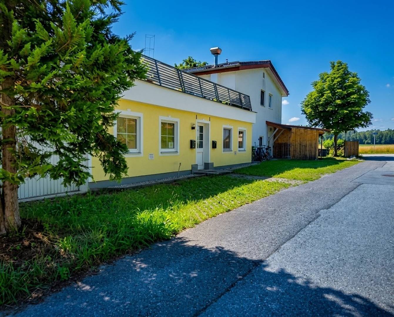 Wohnung mit Dachterrasse und Garage
