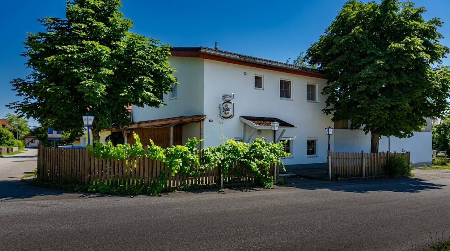 Wohnung mit Dachterrasse und Garage