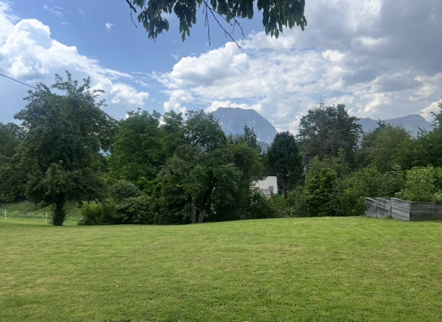 Sonnige Aussichtslage und voll erschlossene Wohnung