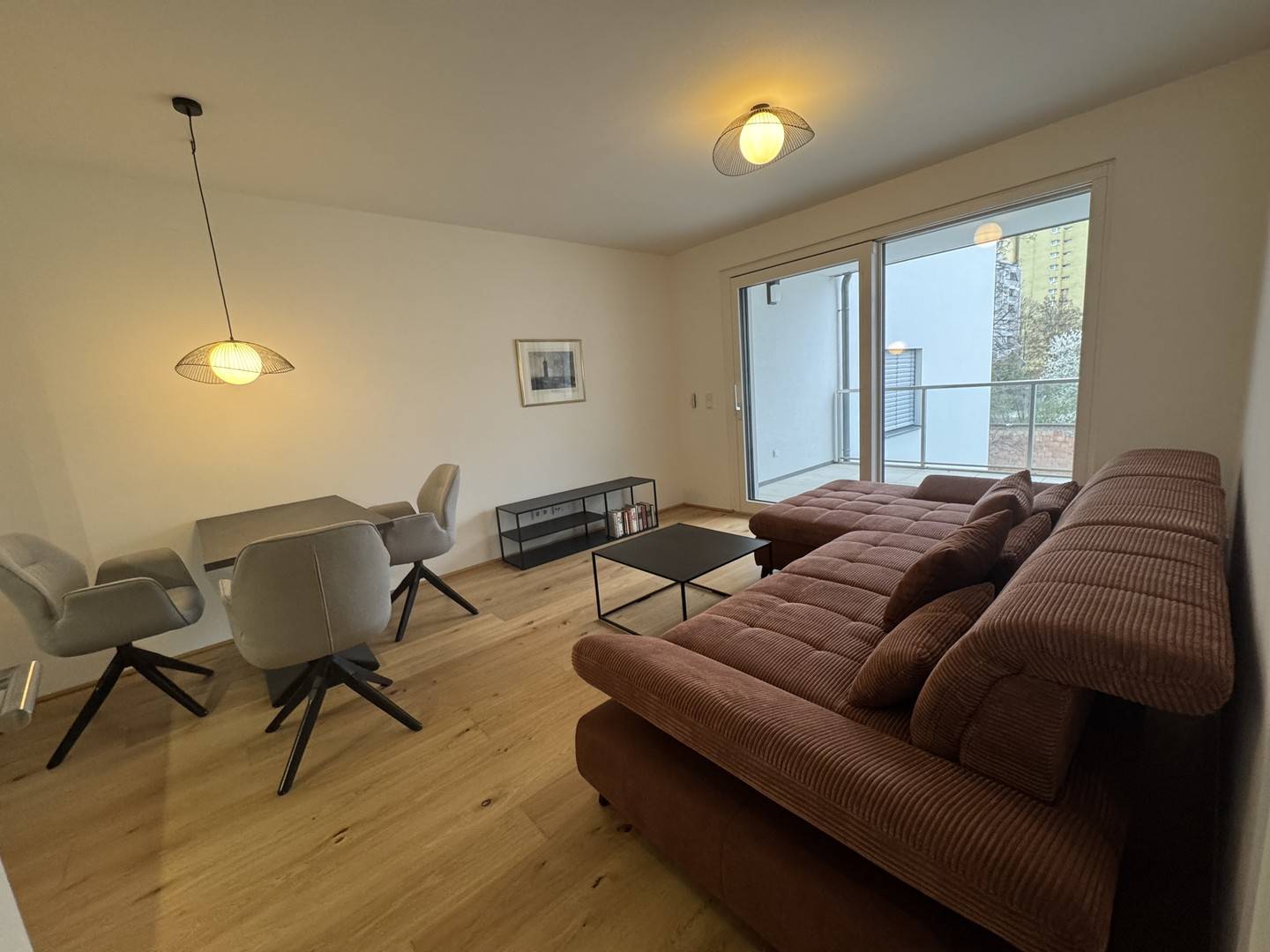 Voll möblierte Wohnung mit Loggia und moderner Haustechnik nahe U1