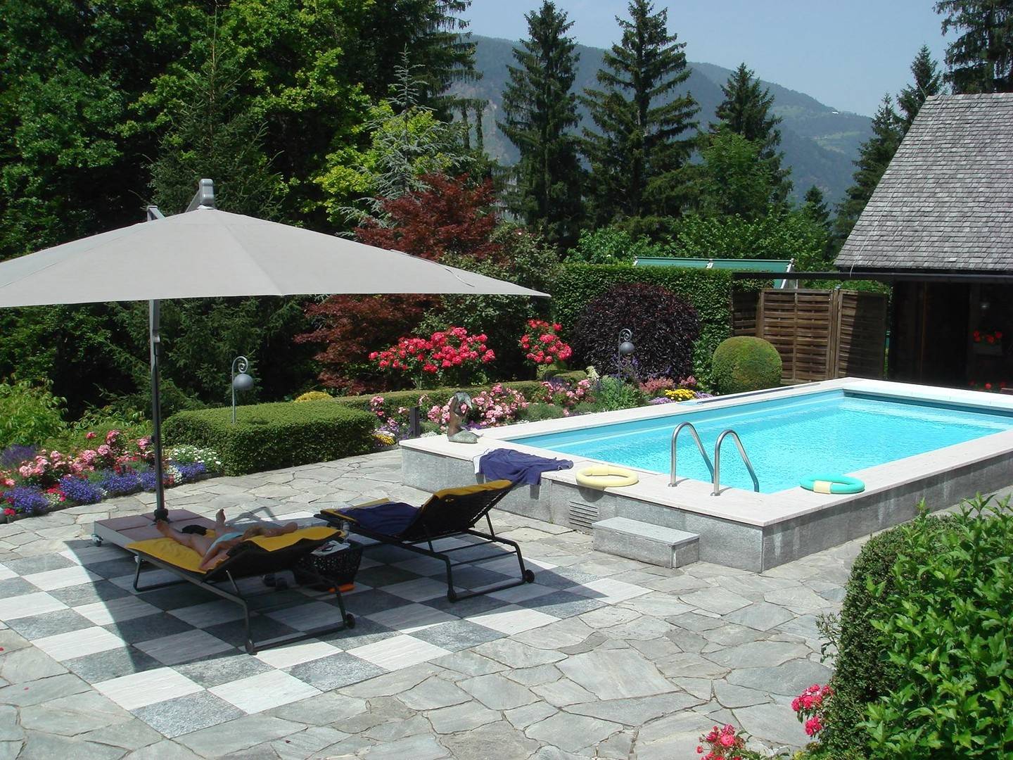 Ferienwohnung mit unverbaubarem Seeblick und Pool