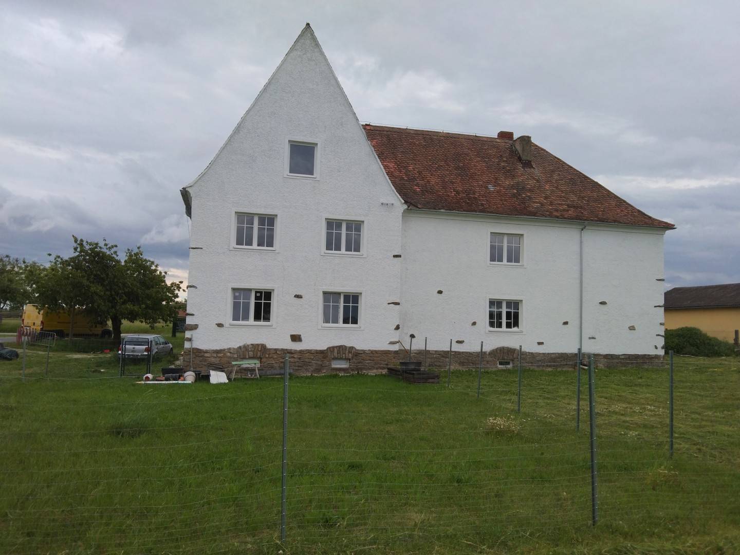Wohnung with private garden first occupancy after renovation